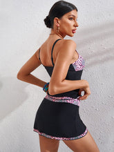 Badeanzug mit Tanktop und kurzem Rock mit Leopardenmuster